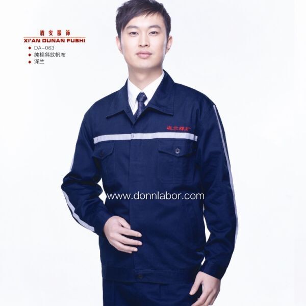 China Good Quality Useful Men Working Uniform Flame Retardant Reflective Workwear on sale