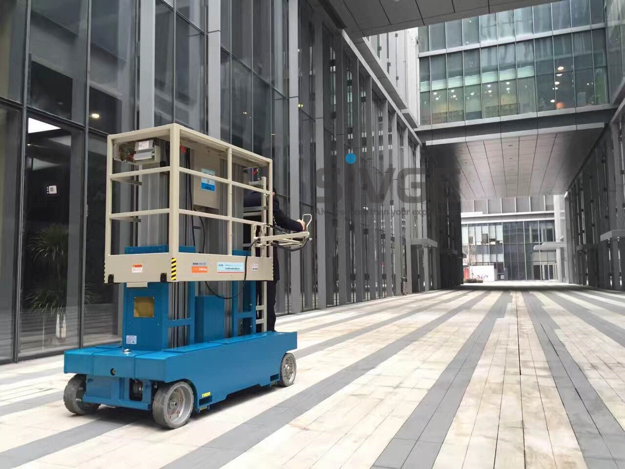 Buy cheap Self Propelled Truck Mounted Aerial Lift Dual Mast For Office Buildings product