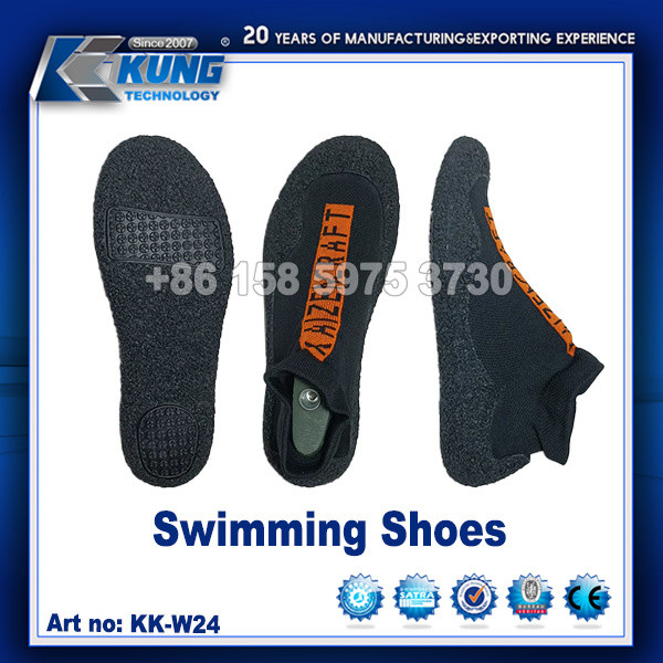China Lightweight Practical Swimming Pool Shoes , Anti Abrasion Fashion Water Shoes on sale