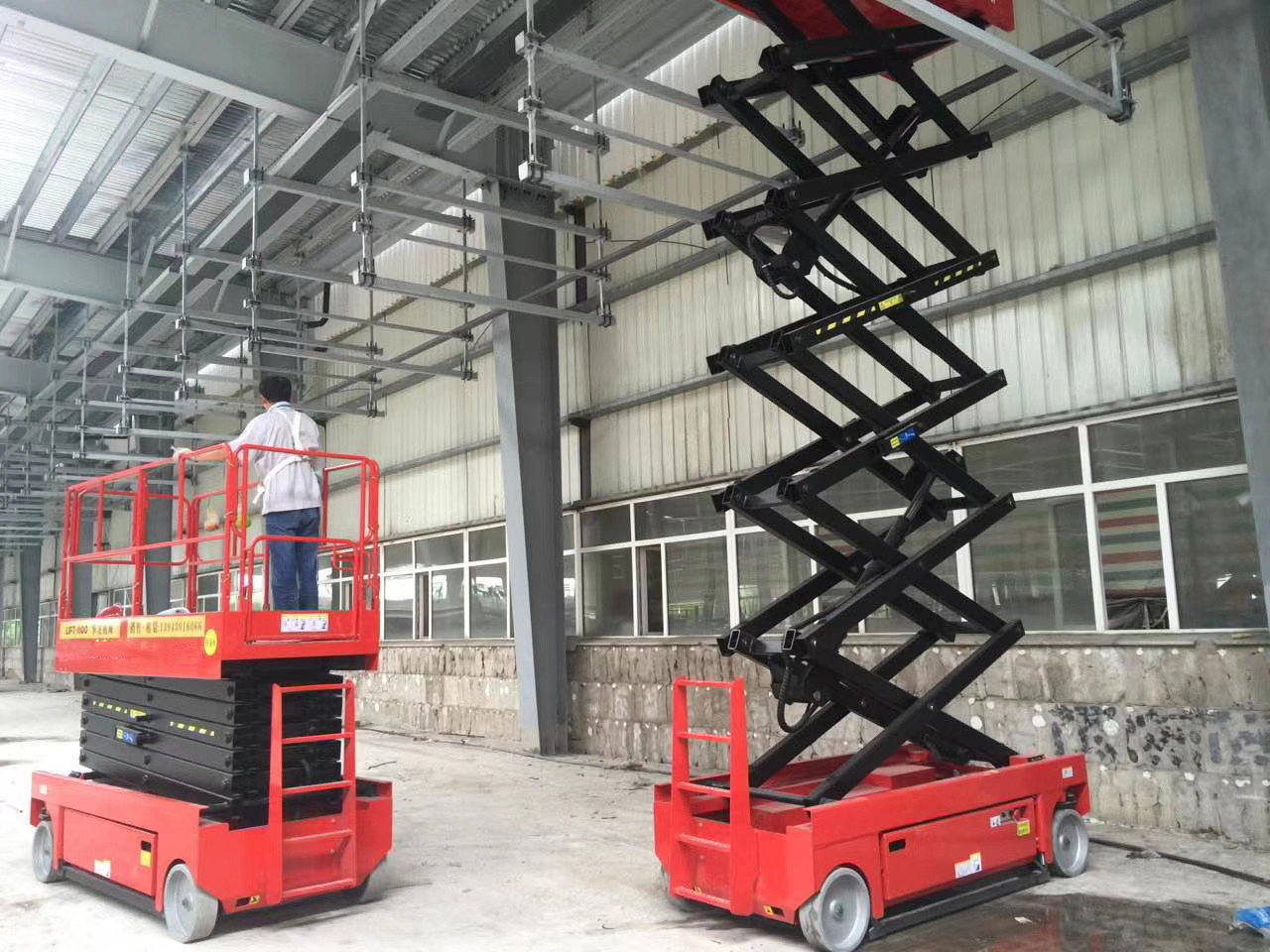 Buy cheap 12m 320kg Self Propelled Scissor Lift With Extended Platform product