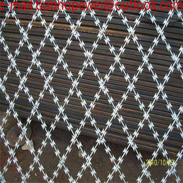 Buy cheap 150mm x 300mm razor wire mesh/razor welded wire mesh AHS-495 High quality 8years/Razor Barbed Welded Wire Mesh product