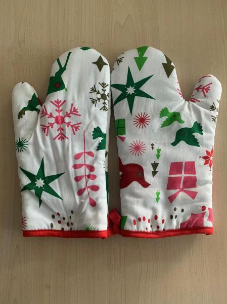 Xmas Tree Decoration Heat Resistant Oven Mitts Customized With Pure Cottons