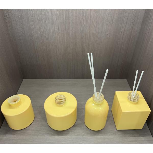 Body Material Glass Aromatherapy Bottles for Spot Round Colored Empty Reed Bottles