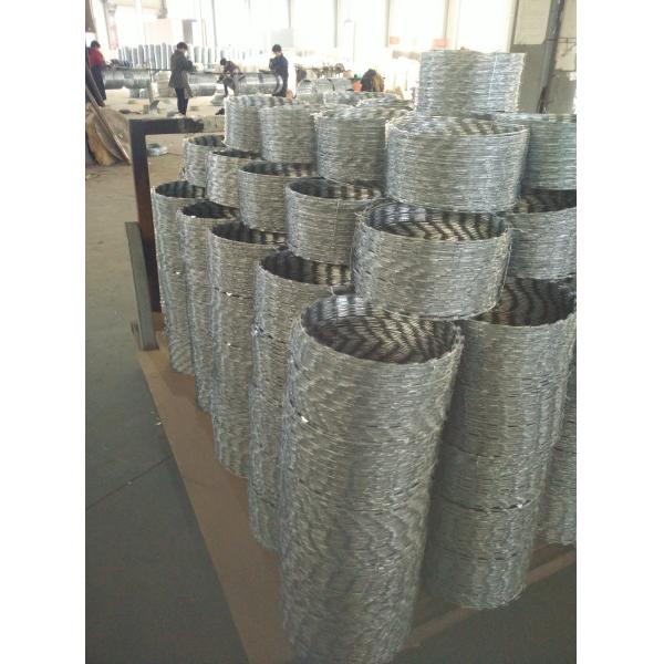 Electro Galvanized Razor Barbed Wire BTO 22 700MM Coil