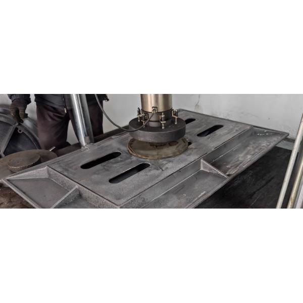 OEM Combination Cast Iron Gully Grate GGG50 with Triangle Shape for Efficient Drain Away Water