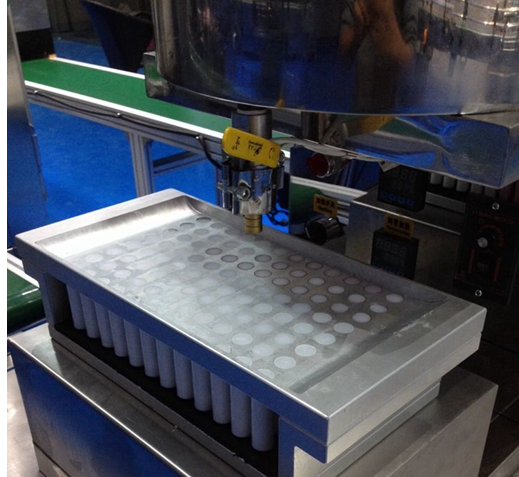 Customised Manual Lip Balm Filling Machine With Freezing Tunnel