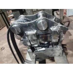 Swingable Fully Automatic Quick Hitch with Customizable Parameters for