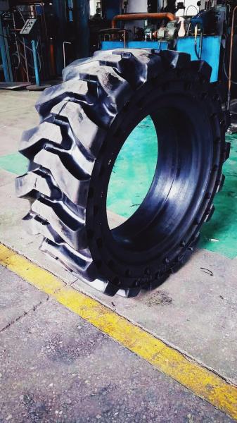Quality Puncture Resistance Solid Forklift Tires Solid Pneumatic Tires High Performance for sale