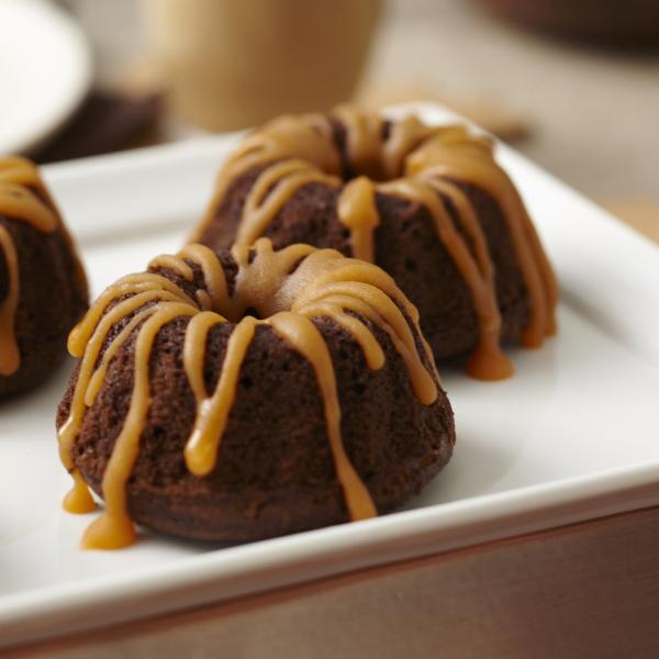 RK Bakeware China Foodservice NSF Stainless Steel Cake Mould Fluted Mini Bundt Cake Pan