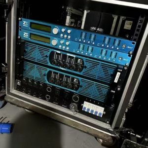 Professional Line Array Speaker Omnidirectional Space Efficiency Line Array