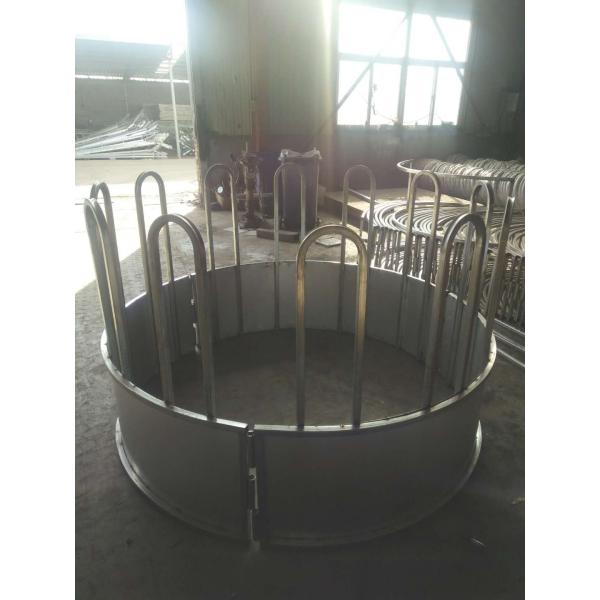 Dia 1.8m Metal Equine Round Bale Feeder Hay Rings For Cattle corrosion proof