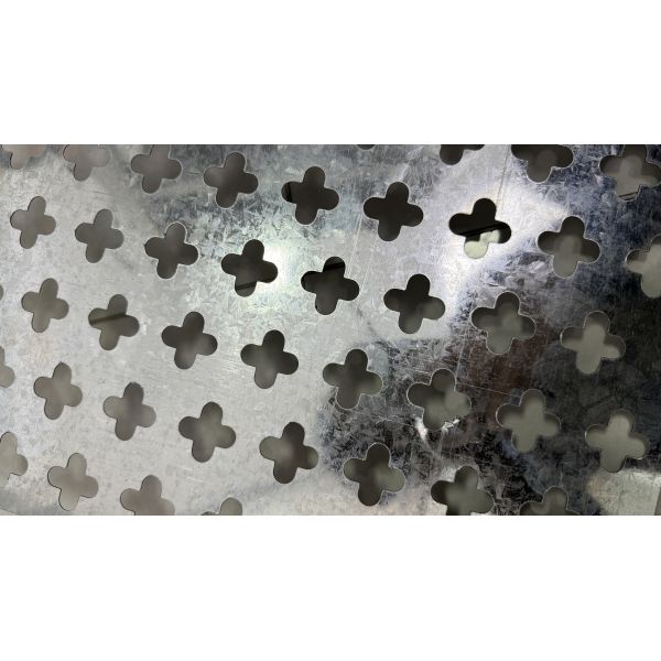 Customizable Sizes Perforated Aluminum Sheet With Plum Blossom Holes