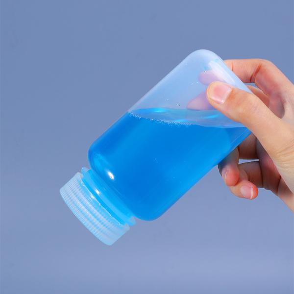 Lab Use Amber Plastic Bottle PP Durable Small Round Food Grade Bottle with Private Label Medicine Liquid Packaging Container