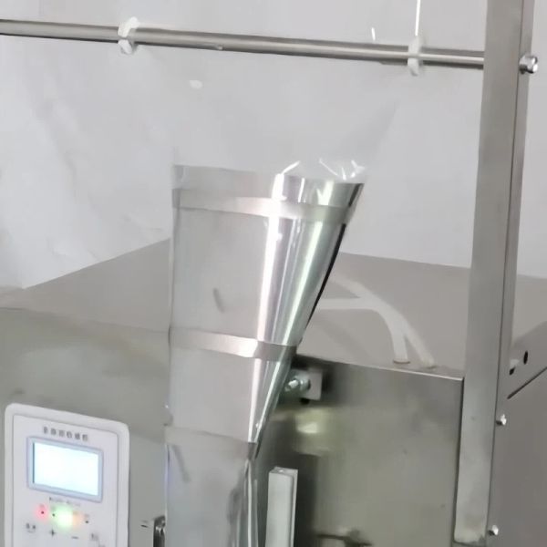 32cm Film Width Liquid Packing Machine Precise Back Sealing Machine Efficient