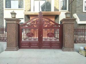China PVC Paint Wrought Iron Driveway Gates European Style Resist Rain on sale