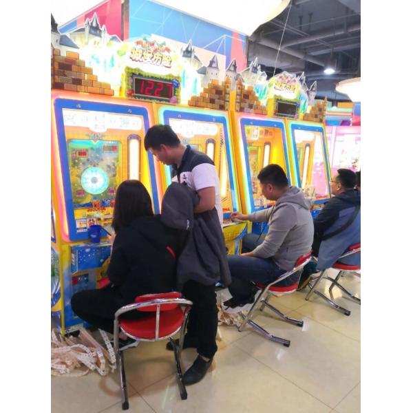 Coin Operated Castle Maze Coin Pusher Game Machine For Amusement Game Center