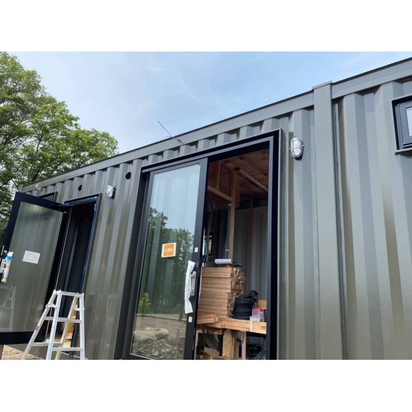 Second Floor Steel Structure Container Houses Pre-fabricated Components Container Glamping Park Toilet Cafe Shop