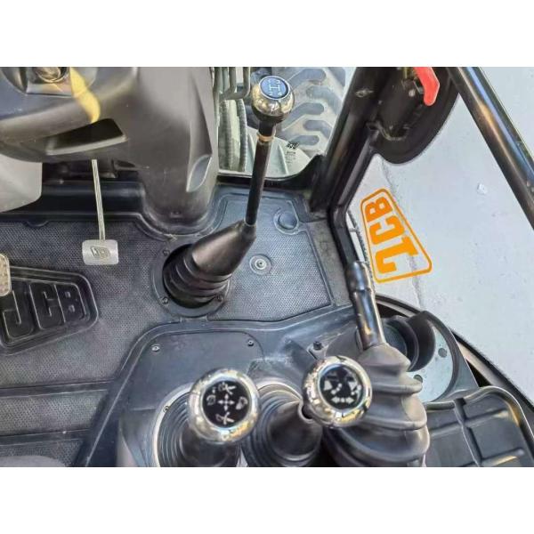 Efficient And Multifunctional JCB 3CX Backhoe Loader From The UK