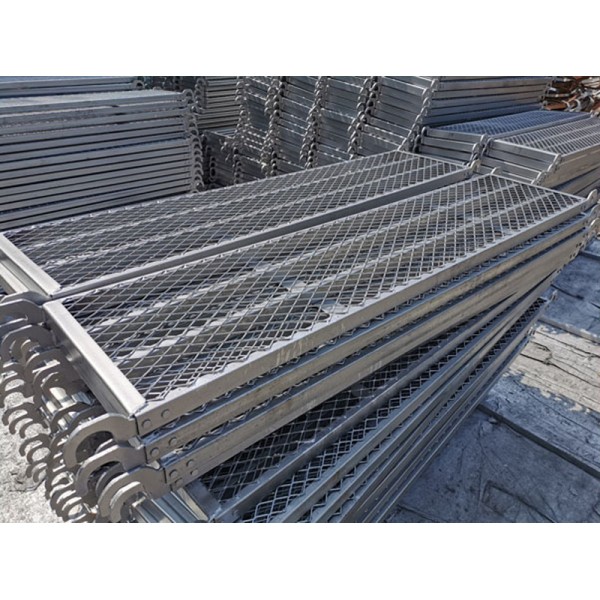 Prefabricated Modular Frame Scaffolding with High-Strength Steel Tubing and Customizable Length for Building Catwalks
