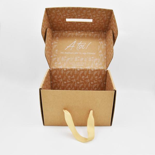 Customized E Flute Corrugated Mailer Boxes Two Sides With Full Size Silver Foil Logo