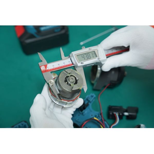 400Nm High Torque High Quality Modern Tools Repairs Portable 1/2inch Power Wrench High-Intensity Impact Wrench Without Battery