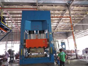 Buy cheap 1600 Ton Hydraulic Thermoforming Press , Plastic Compression Moulding Machine product