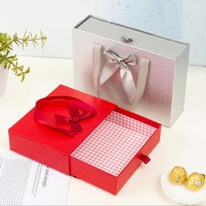 China CMYK Printing Cardboard Gift Bag Matte Glossy Surface With Drawer Box Bow on sale