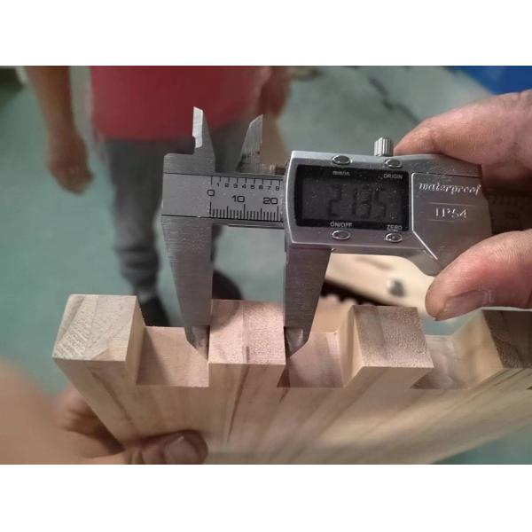 Upgrade Your Beekeeping Equipment with Modern Beehive Box 4 Frames and 7 Frames Included