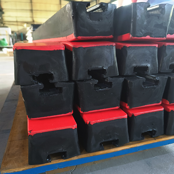 Abrasion Resistant UHMW-PE Rubber Slide Impact Bar For Belt Conveyor Mining Industry