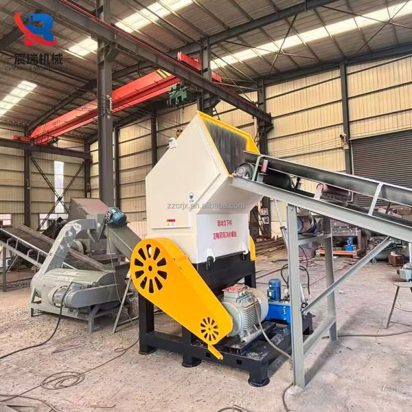 New Plastic Crusher Primarily Used for Processing Waste Plastic Products Such As PP/PE Plastic Crates Fruit Crates and Pallets