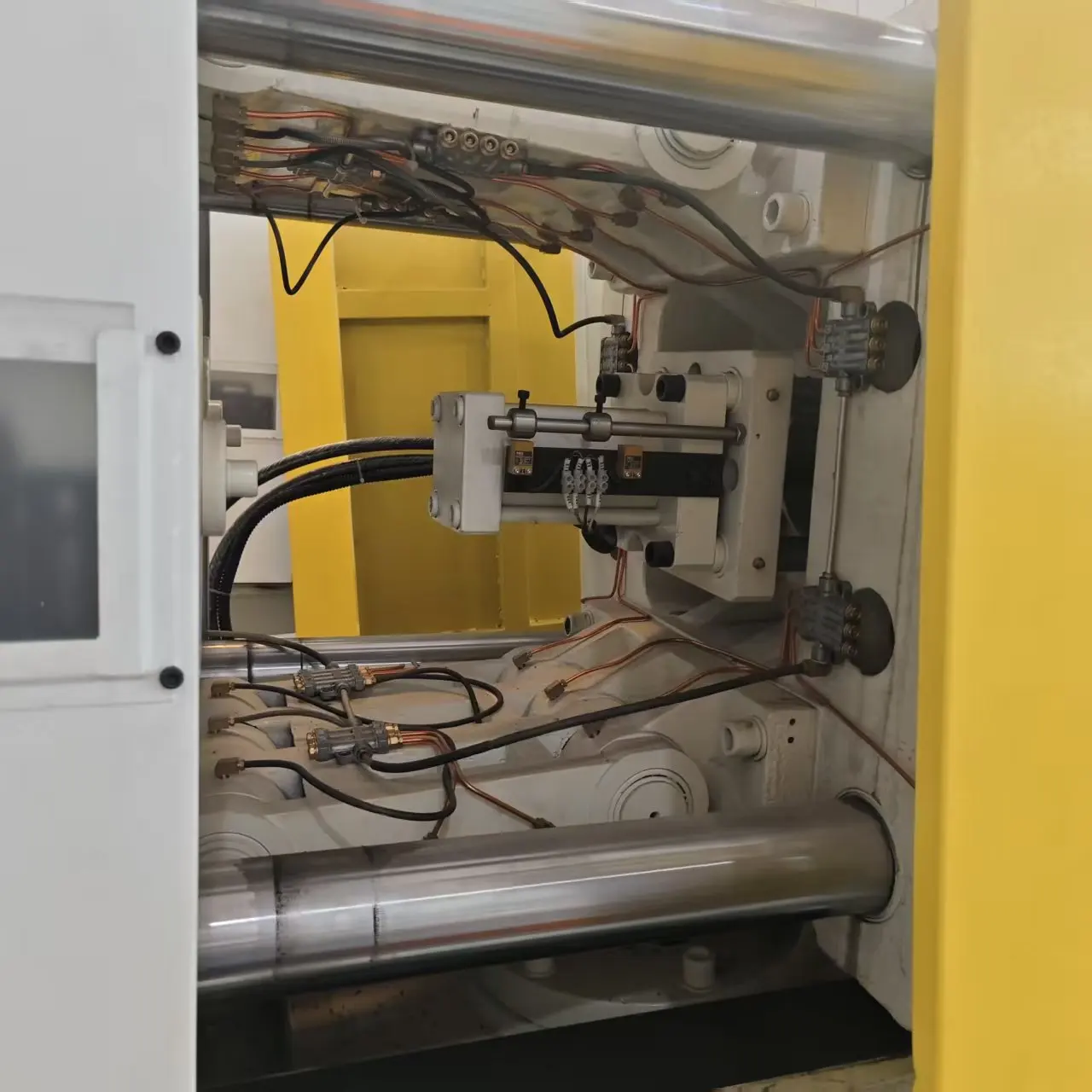 Hot Chamber Die Casting Machine Bathroom Door Handle Machine Door Lever Machine