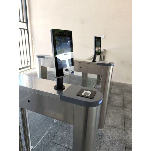 Waterproof Linux Industrial Grade Face Recognition Access Control Terminal for Plaza