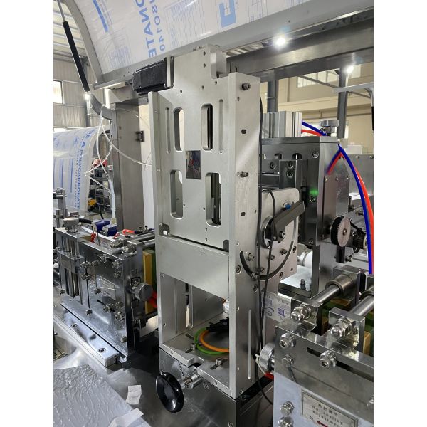High Speed Single Sachet Wet Wipe Packing Machine Four Side Sealing Alcohol Prep Pad Packaging Machine