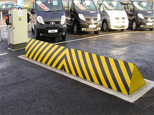 A3 Stainless Steel PLC Control Hydraulic Road Blocker with 3 Seconds Rising Time for High Security