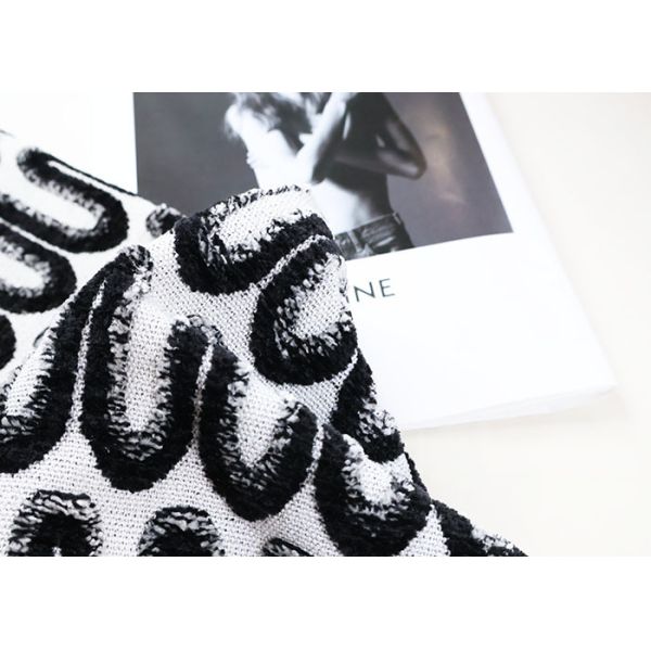 1020gsm Black And White U-pattern Jacquard Chenille For Sofa