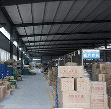 Versatile 3 Wheel Cargo Tricycle with CKD Packing Method and Right Three-wheeled Motorcycle