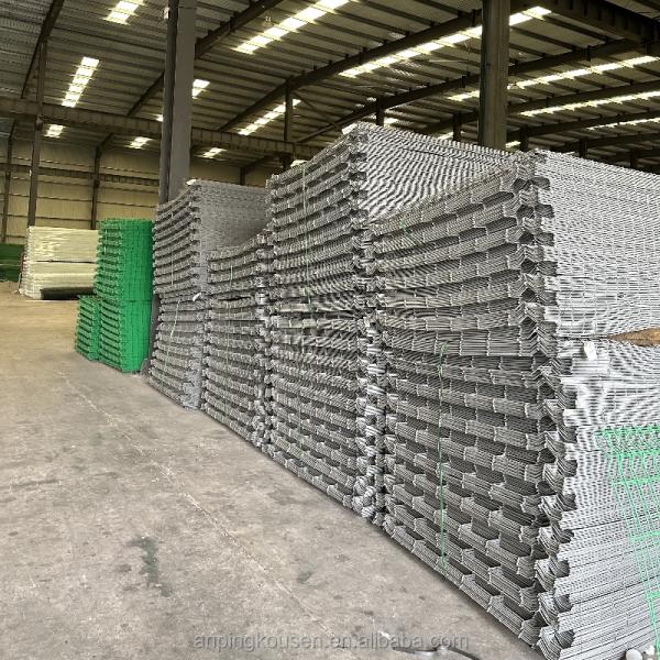 Eco Friendly PVC Coated 3x3 4x4 Galvanized Welded Wire Mesh 3D Fence with Pole Designs