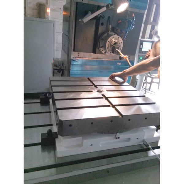 Manual Drive 6000 Kg Pneumatic Indexing Rotary Table with ±2 Sec 72 Div Hirth Coupling