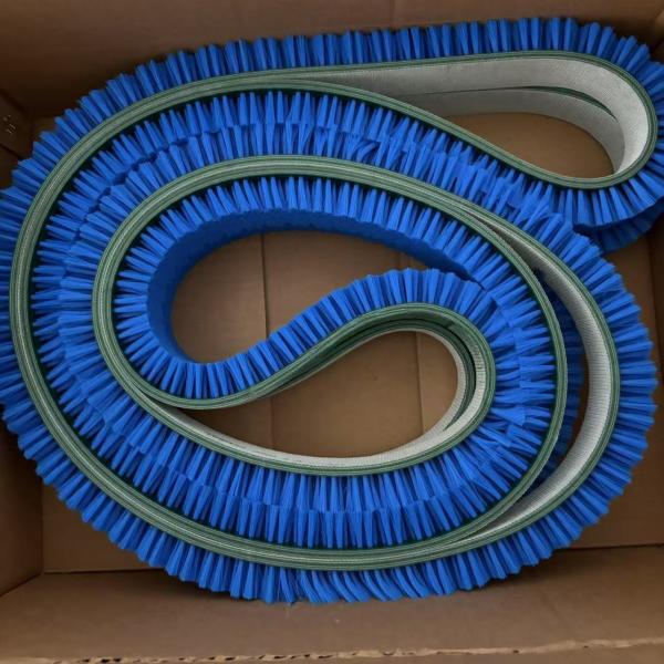 Nylon Conveyor Belt Cleaning Brush Wear Resistant With Rubber Or PVC Base