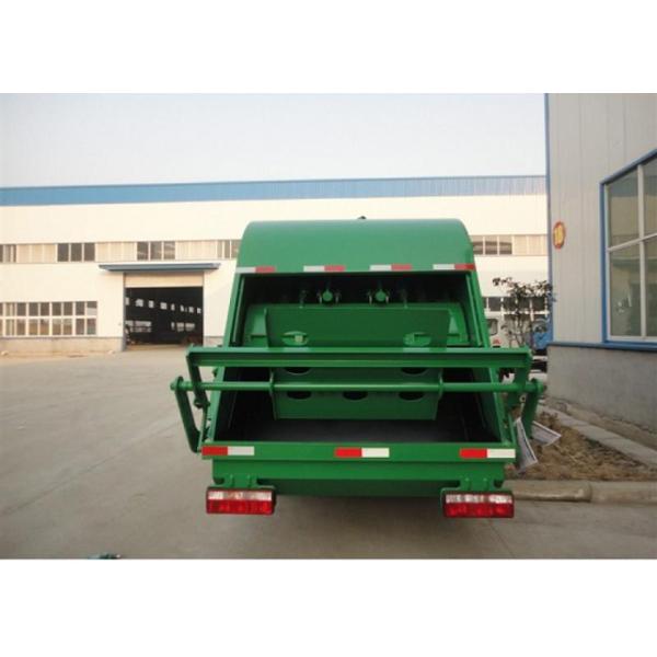 RHD 4X2 Garbage Collection Truck , Commercial Trash Compactor Truck 6CBM