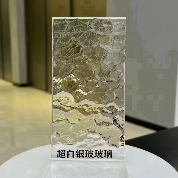 Custom Tinted Solid/Hollow Patterned Glass for Hotels & Villas