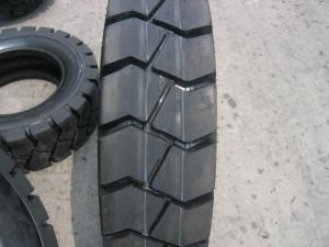 China China manufacturer cheap price industrial pneumatic solid forklift tire 700-12 on sale