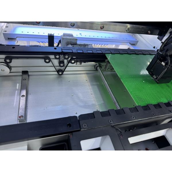 0201 BGA Mounting Small 4 heads SMD Pick And Place Machine CHM-551 CPK≥1.0