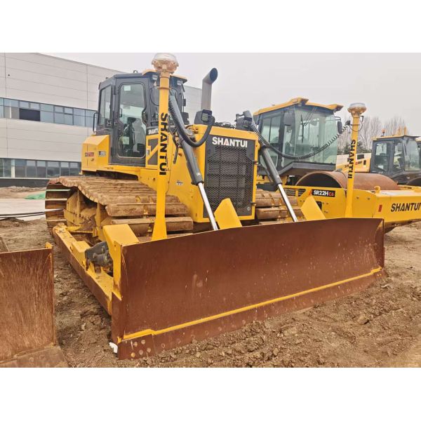 Second-hand Shantui SD17T-Gi2 crawler bulldozer with 717.45 hours and 3D leveling system//Crawler bulldozer for sale