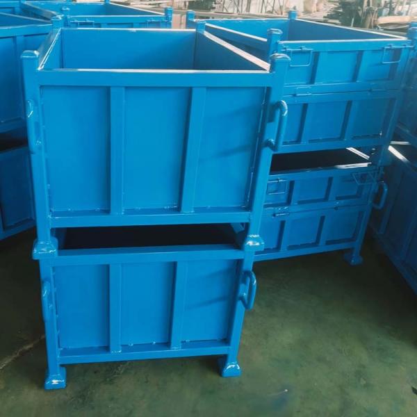 Metal box pallet in folded position