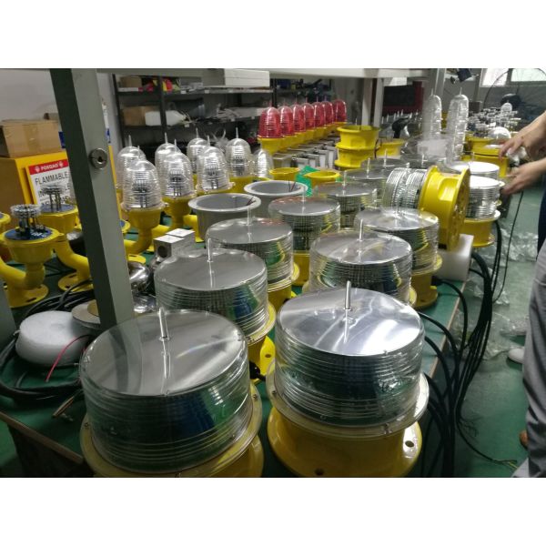 Steady Burning Flash LED Aviation Obstruction Light Die Casting Aluminum Base Material