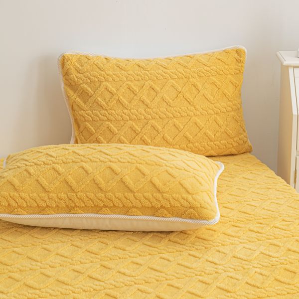 Single Piece Winter Warm Coral Velvet Bed Cover With Non-slip Mat Ideal for Home