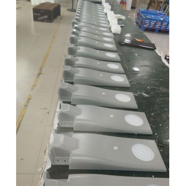 Wireless Motion Sensor Solar Panel Street Lights 1800 LM Long Life Span
