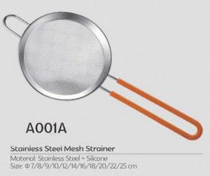China Hot selling kitchen stainless steel mesh strainer with silicone ear and handle on sale