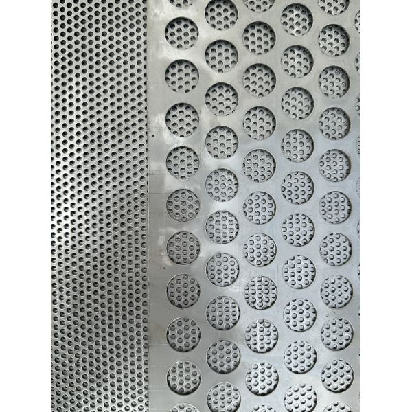 1500×2000mm Curved Perforated Steel Sheet For Store Decoration